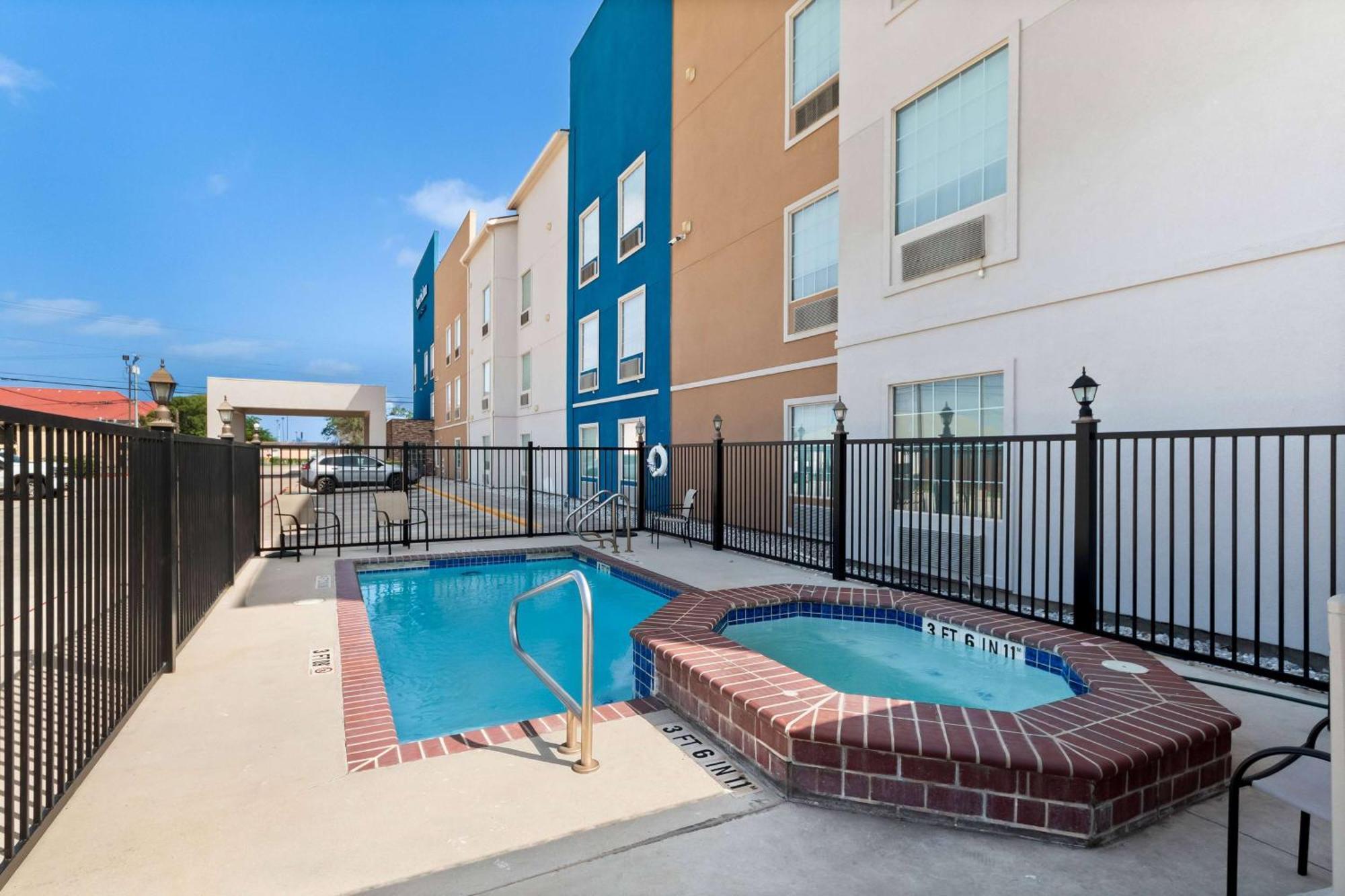Americinn By Wyndham New Braunfels Exterior foto